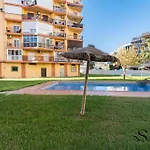 Beachfront Place With Balcony & Pool * 托雷莫利诺斯