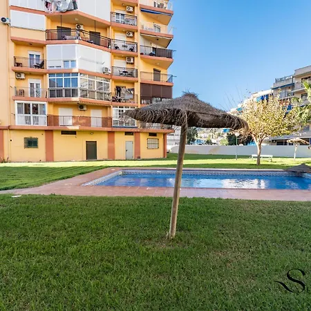 Beachfront Place With Balcony & Pool * Torremolinos