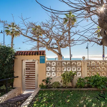 Apartament Beachfront Place With Balcony & Pool *
